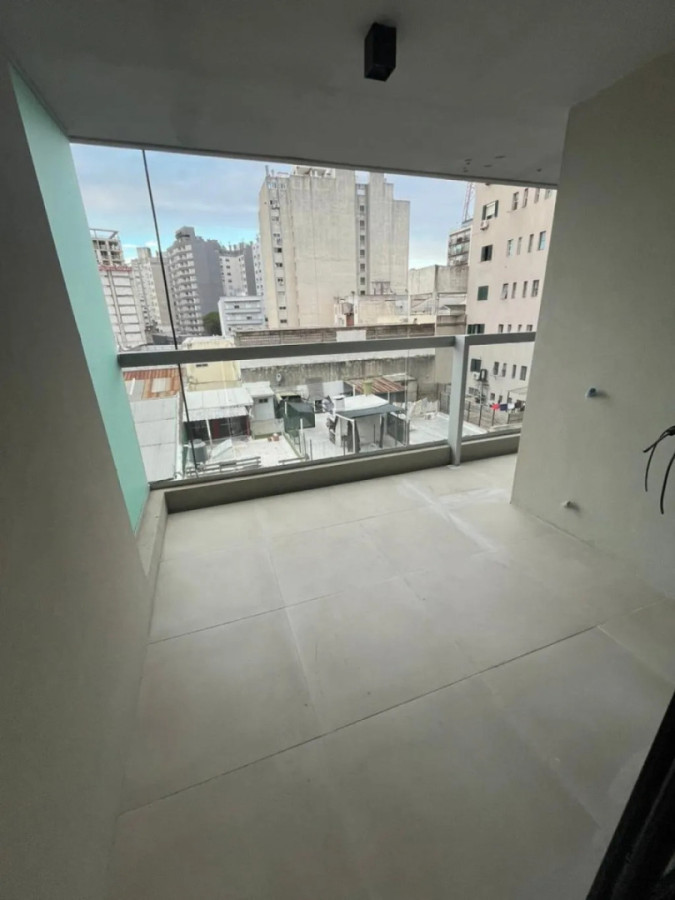 Apartamento ID.13108 - Alquiler Apartamento De 1 Dormitorio Con Terraza Y Parrillero Garaje En Centro