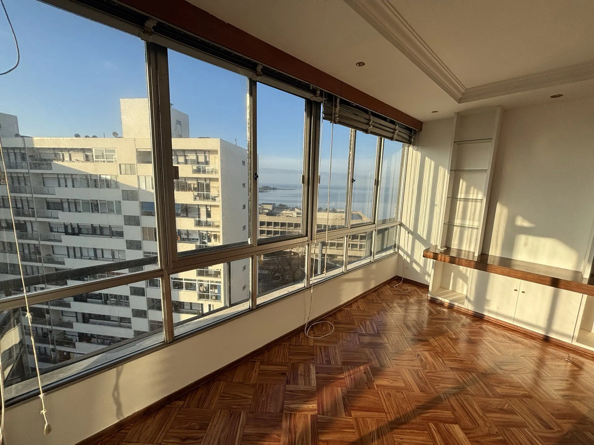 Apartamento ID.12578 - Alquiler Apartamento 3 Dormitorios Balcón Garaje Parque Rodó