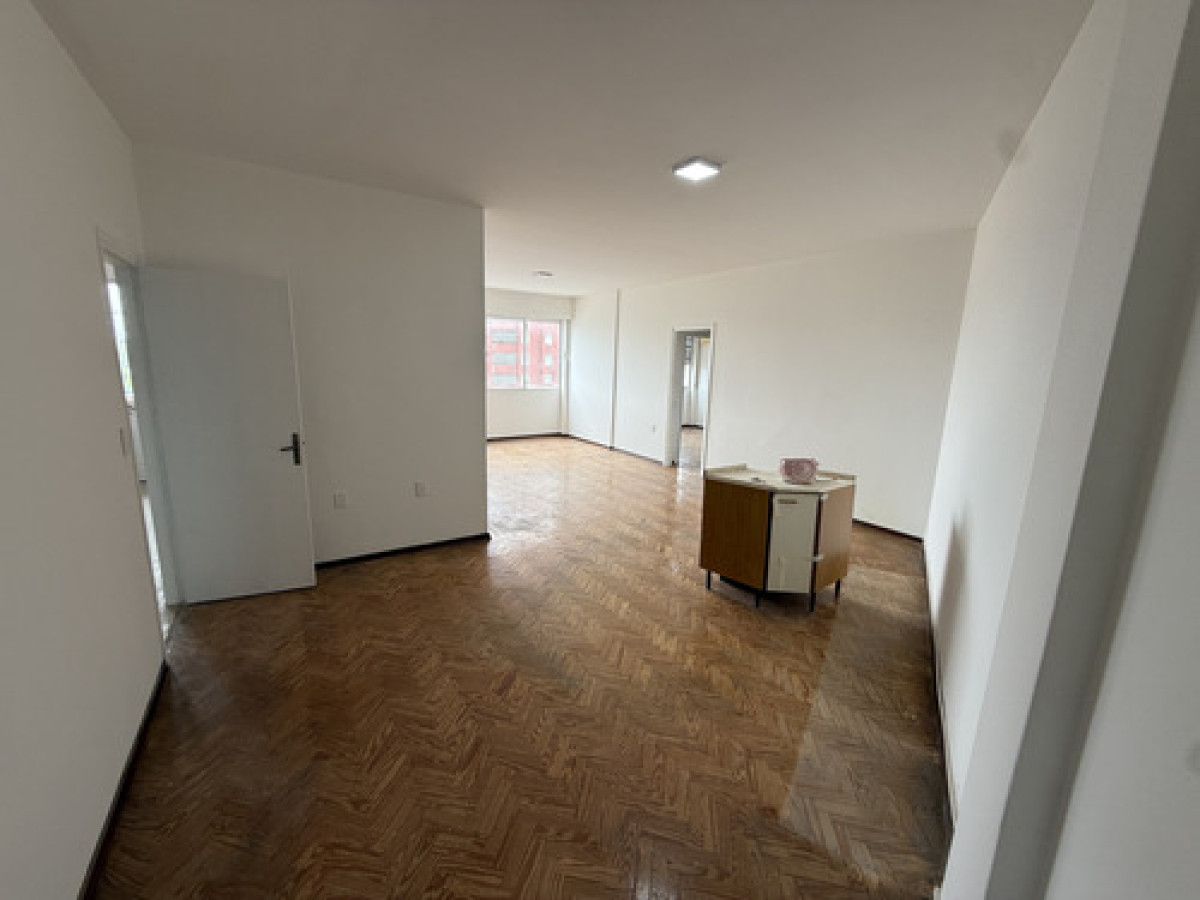 Apartamento ID.11511 - Alquiler Hermoso Apartamento 2 Dormitorios y Servicio 2 Baños, En Reducto