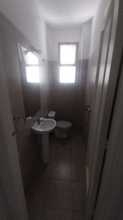 Apartamento ID.11406 - Venta Con Renta Apartamento 2 Dormitorios Contrafrente Muy Luminoso Ciudad Vieja