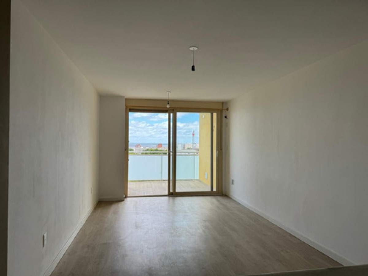 Apartamento ID.10061 - Hermoso Apartamento 2 Dorm Con Parrillero En Centro