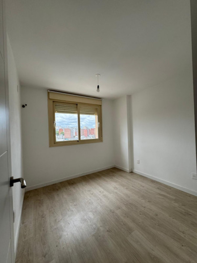 Apartamento ID.10061 - Hermoso Apartamento 2 Dorm Con Parrillero En Centro
