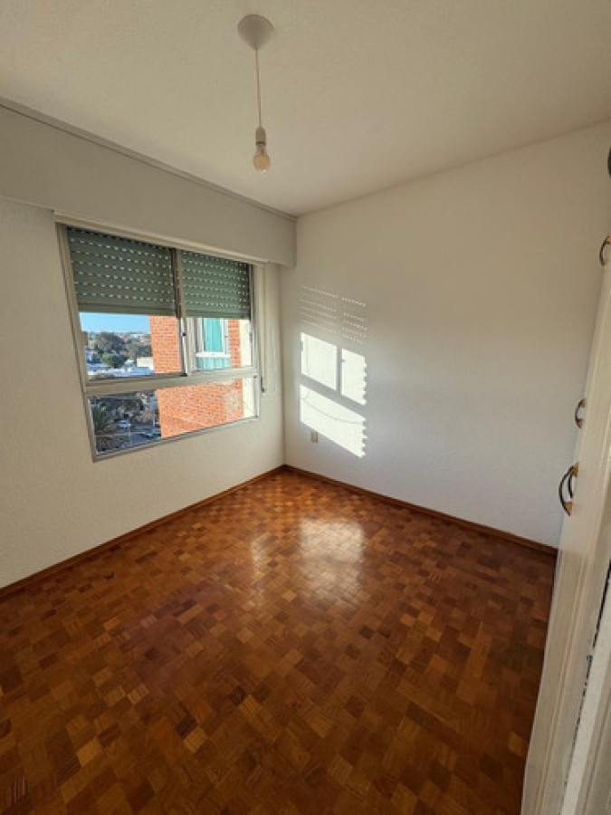Apartamento ID.10064 - Hermoso Apartamento De 2 Dormitorios Frente A La Rambla 