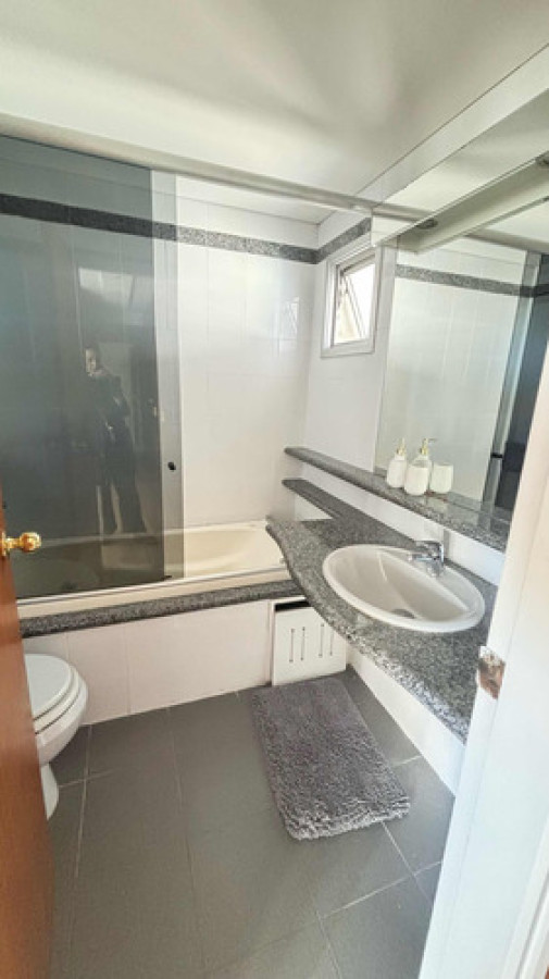 Apartamento ID.10072 - Alquiler Apartamento 3 Dormitorios Balcon Cochera Amoblado En Torres Náuticas Pocitos