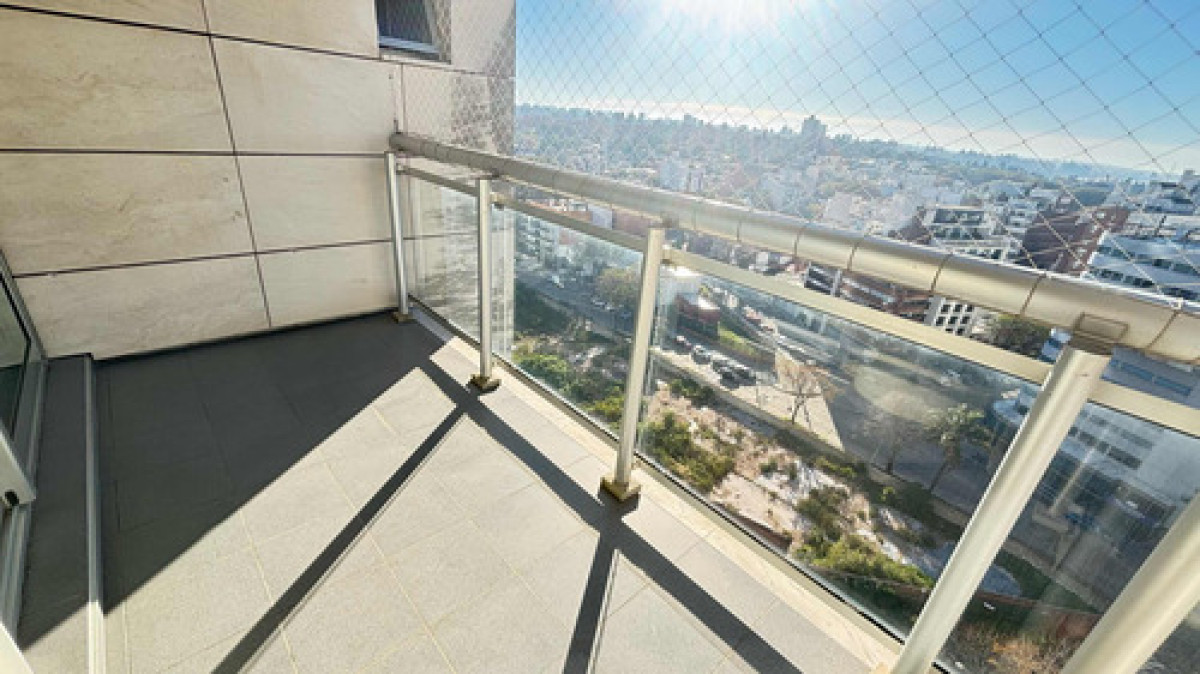 Apartamento ID.10072 - Alquiler Apartamento 3 Dormitorios Balcon Cochera Amoblado En Torres Náuticas Pocitos