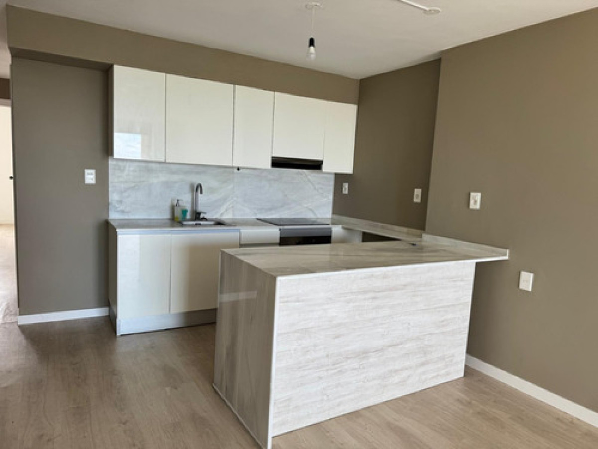 Apartamento ID.10092 - Oportunidad!! Venta Apartamento 2 Dormitorios Con Renta En Cordón Sur