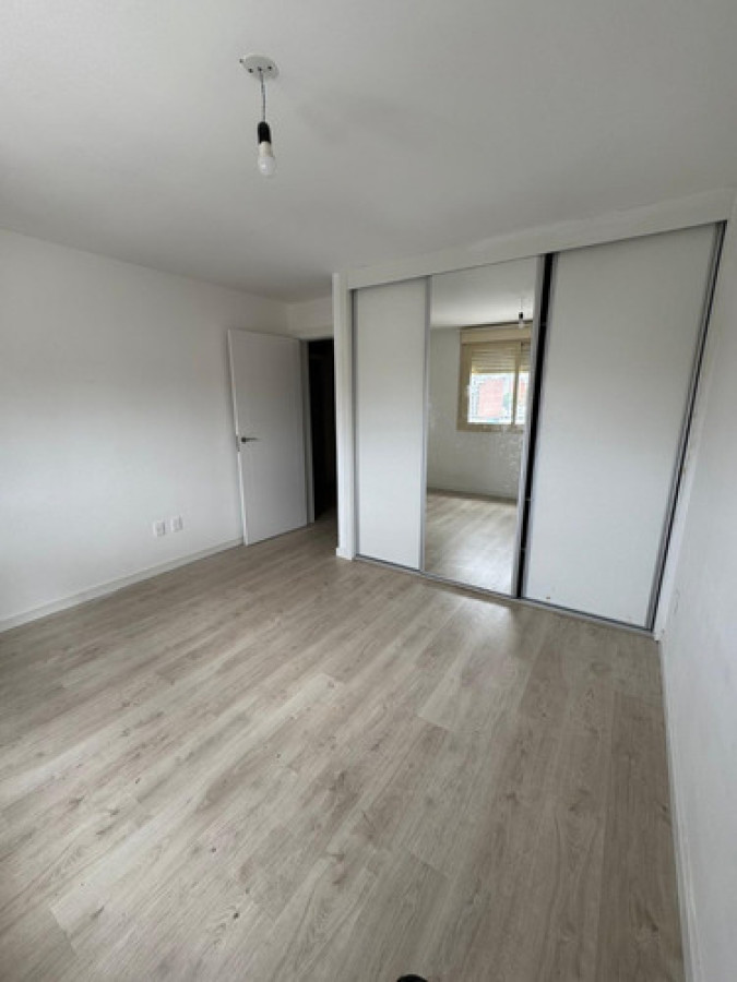 Apartamento ID.10092 - Oportunidad!! Venta Apartamento 2 Dormitorios Con Renta En Cordón Sur