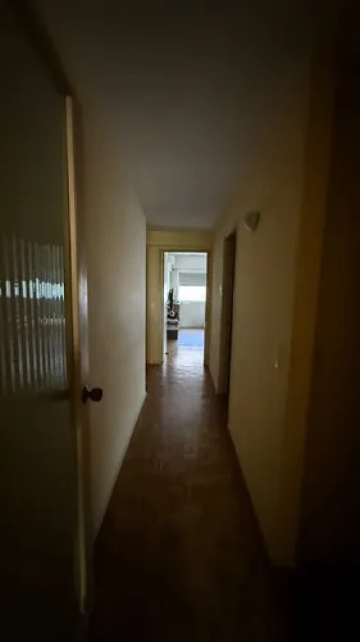 Apartamento ID.10096 - Alquiler Apartamento 2 Dormitorios Y Garage, Centro, Montevideo