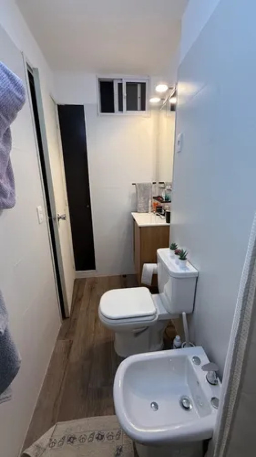 Apartamento ID.10096 - Alquiler Apartamento 2 Dormitorios Y Garage, Centro, Montevideo