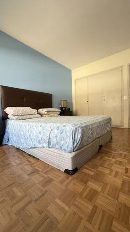 Apartamento ID.10096 - Alquiler Apartamento 2 Dormitorios Y Garage, Centro, Montevideo