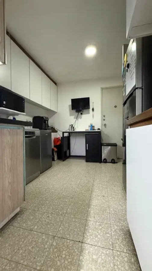 Apartamento ID.10096 - Alquiler Apartamento 2 Dormitorios Y Garage, Centro, Montevideo