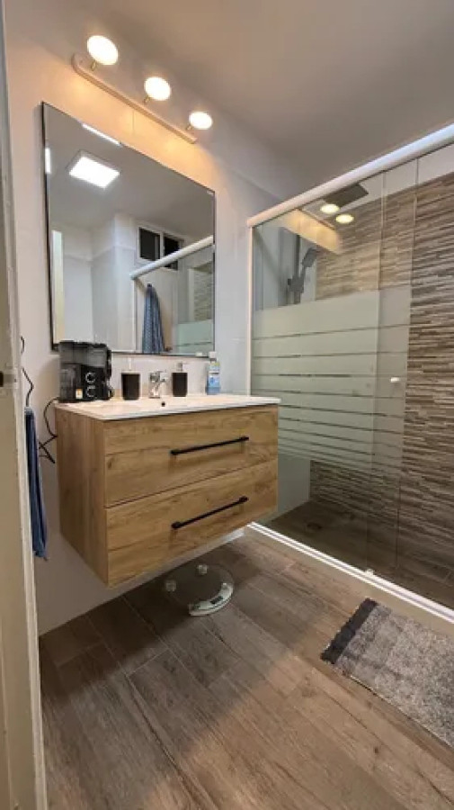 Apartamento ID.10096 - Alquiler Apartamento 2 Dormitorios Y Garage, Centro, Montevideo