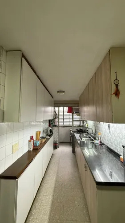 Apartamento ID.10096 - Alquiler Apartamento 2 Dormitorios Y Garage, Centro, Montevideo