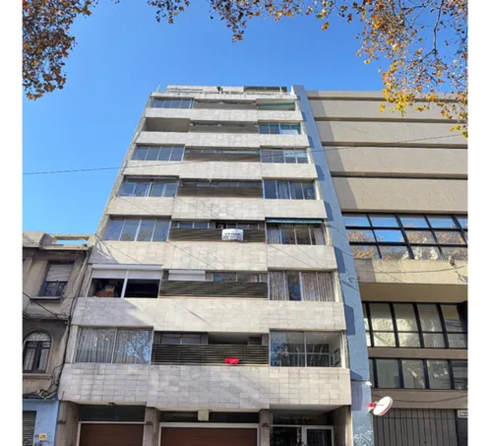 Apartamento ID.10096 - Alquiler Apartamento 2 Dormitorios Y Garage, Centro, Montevideo