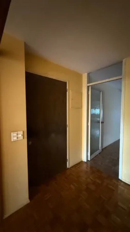 Apartamento ID.10096 - Alquiler Apartamento 2 Dormitorios Y Garage, Centro, Montevideo