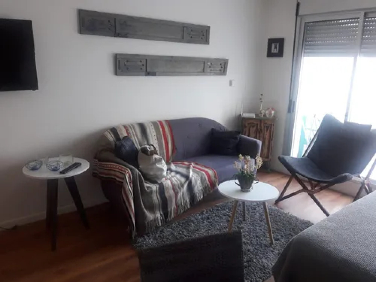 Apartamento ID.10104 - Alquiler Monoambiente Con Patio, Punta Carretas