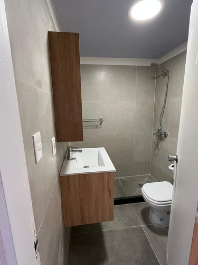 Apartamento ID.10112 - Alquiler Apartamento 1 Dormitorio Totalmente Refaccionado, Centro Montevideo