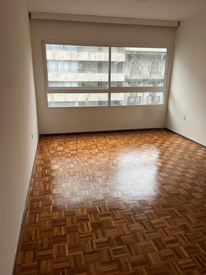 Apartamento ID.10112 - Alquiler Apartamento 1 Dormitorio Totalmente Refaccionado, Centro Montevideo