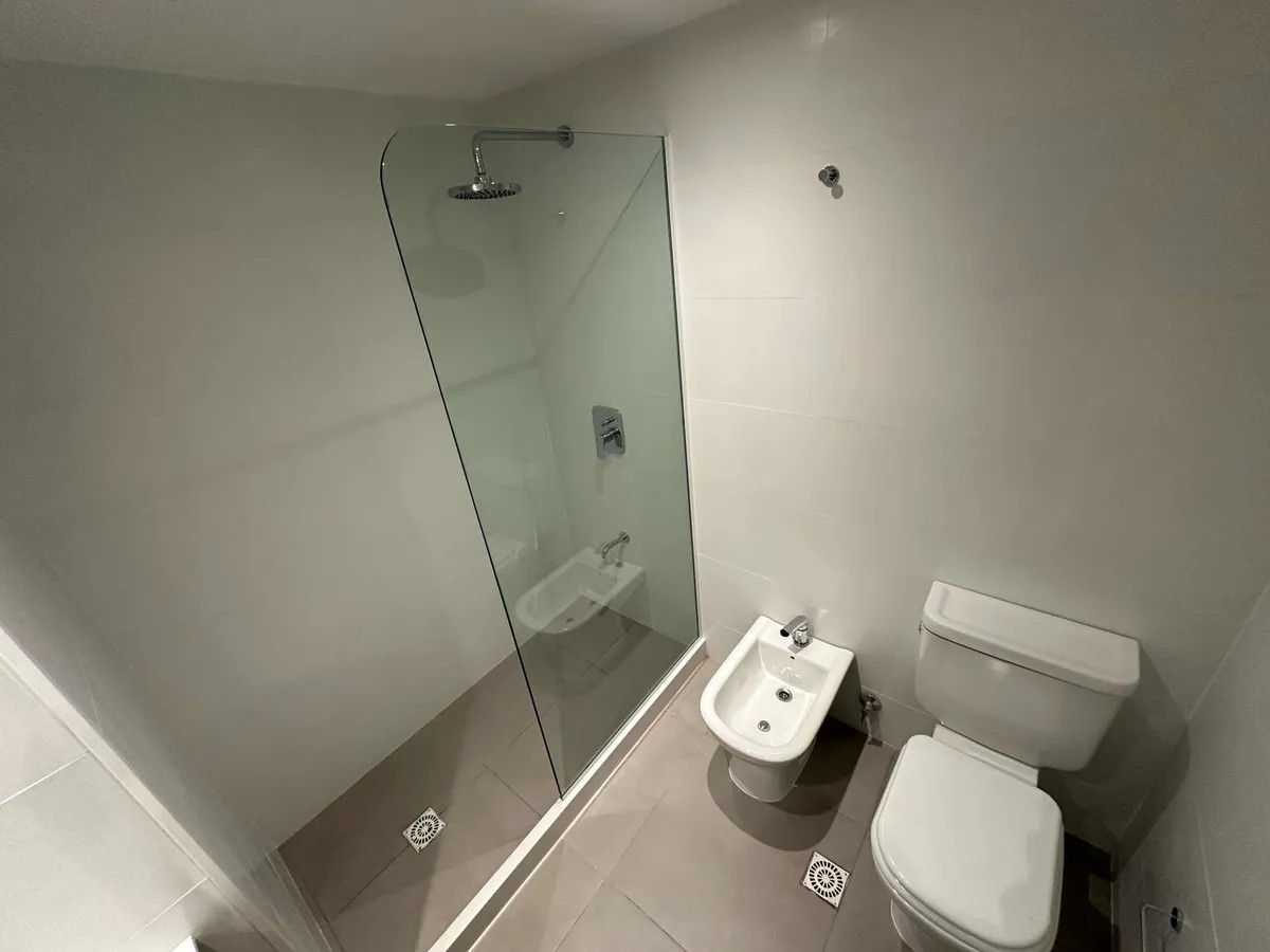 Apartamento ID.10160 - Alquiler  Apartamento A Estrenar, 1 Dormitorio, Con Balcón y Parrillero Propio, Buceo!!