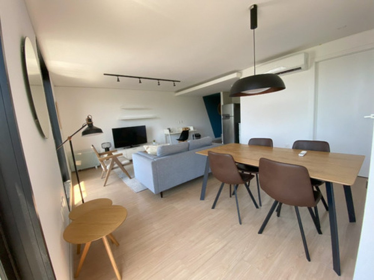 Apartamento ID.10247 - Hermoso Apartamento De 2 Dorm Con Garaje Y Balcón 