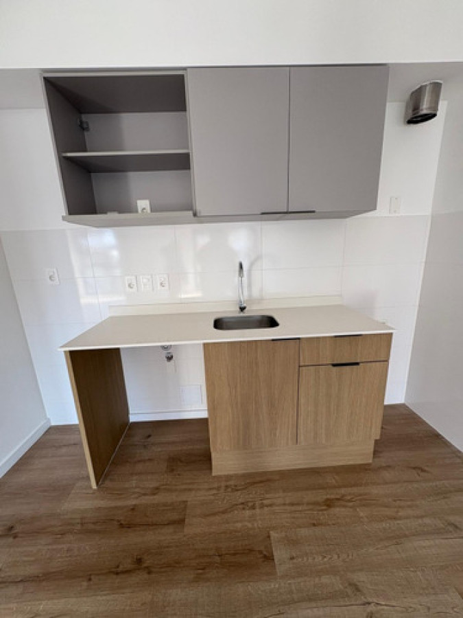 Apartamento ID.10307 - Alquiler Apartamento 1 Dormitorio Y Terraza En Tres Cruces