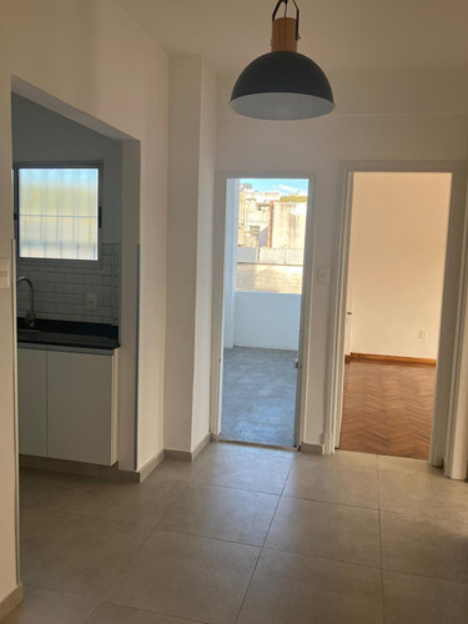 Apartamento ID.10625 - Apartamento al Frente: 2 Dormitorios, 2 Baños Y Balcón en La Blanqueada