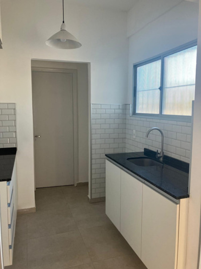 Apartamento ID.10625 - Apartamento al Frente: 2 Dormitorios, 2 Baños Y Balcón en La Blanqueada