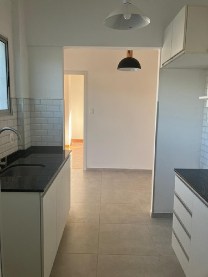 Apartamento ID.10625 - Apartamento al Frente: 2 Dormitorios, 2 Baños Y Balcón en La Blanqueada