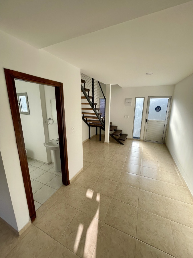 Apartamento ID.10656 - Alquiler Duplex 2 Dormitorios Balcón Cochera En Malvín Norte