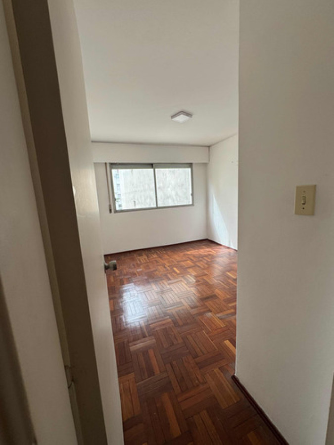 Apartamento ID.10732 - Alquiler Apartamento 2 Dormitorios 2 Baños En Punta Carretas