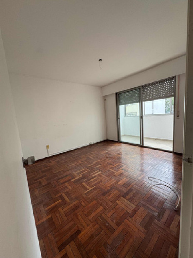 Apartamento ID.10732 - Alquiler Apartamento 2 Dormitorios 2 Baños En Punta Carretas