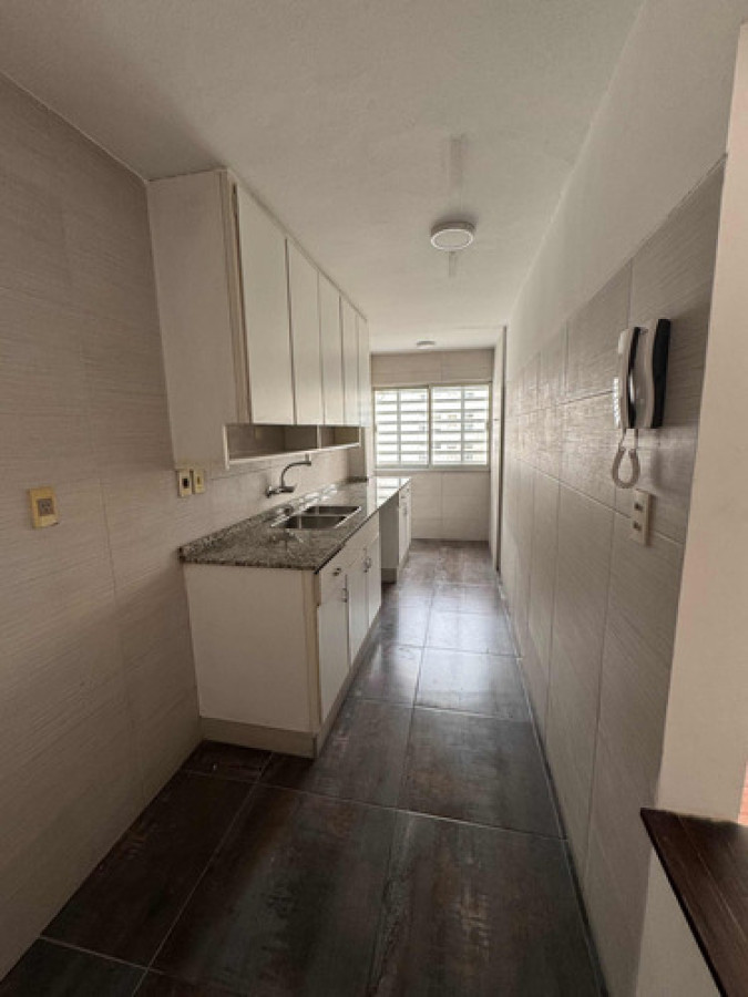 Apartamento ID.10738 - Hermoso Apartamento De 2 Dorm Con Balcon