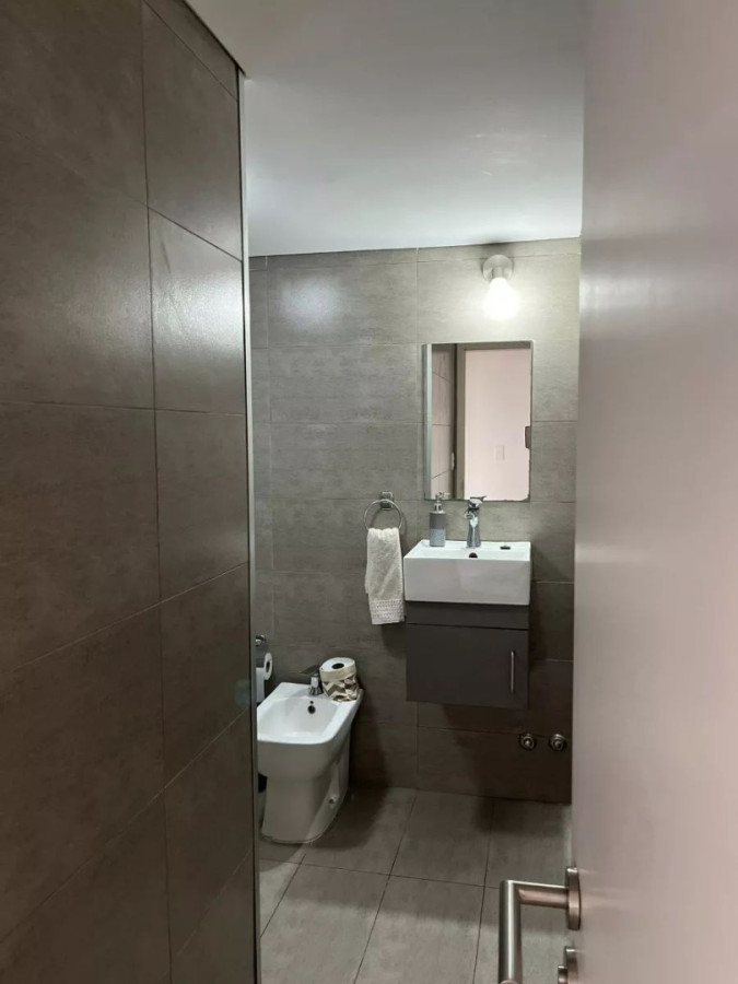 Apartamento ID.11294 - SE ALQUILA APARTAMENTO EN TRES CRUCES DE 2 DORMITORIOS CON TERRAZA