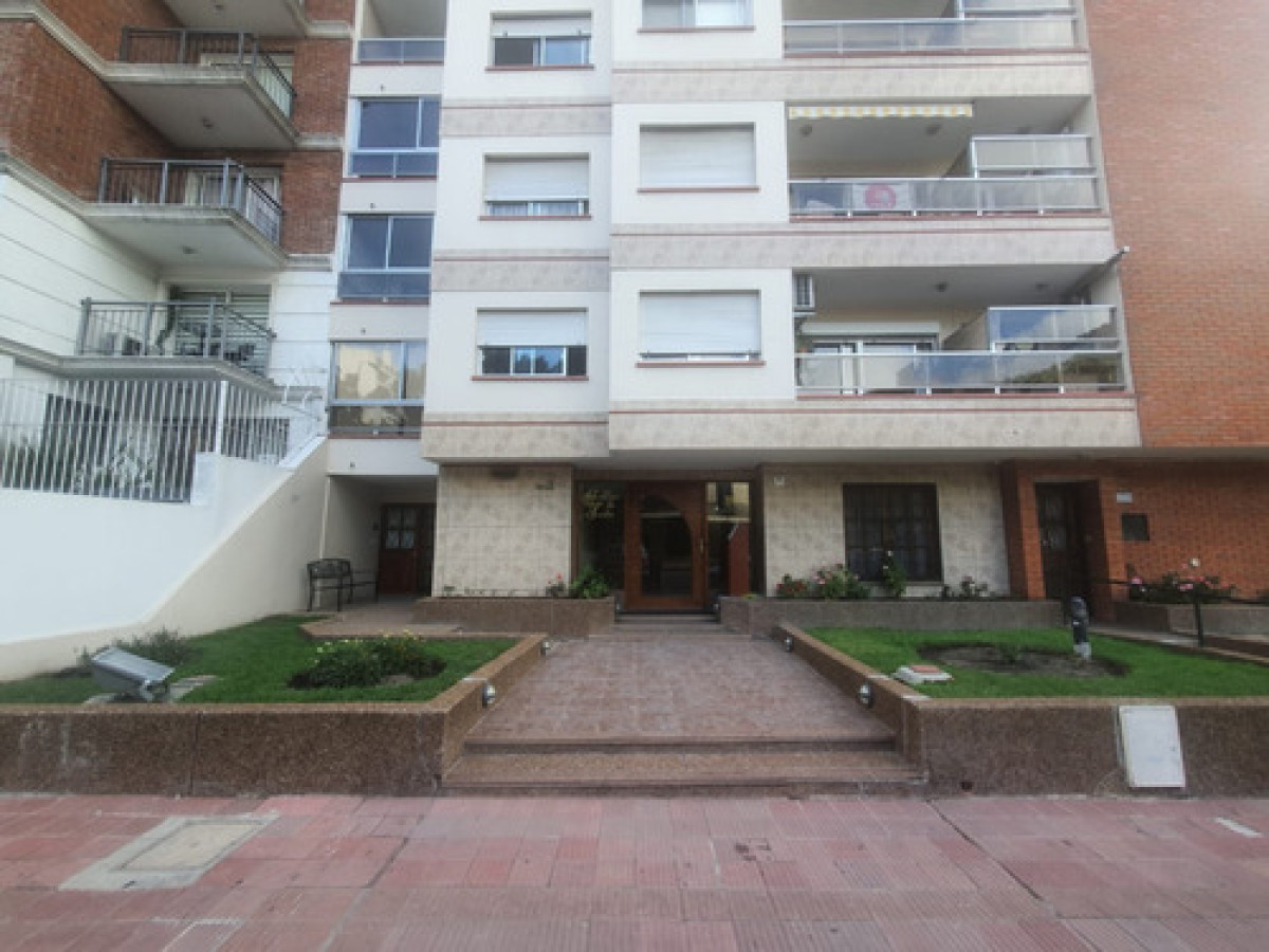 Apartamento ID.11297 - VENTA APARTAMENTO LUMINOSO EN POCITOS 1 DORMITORIO AL FRENTE