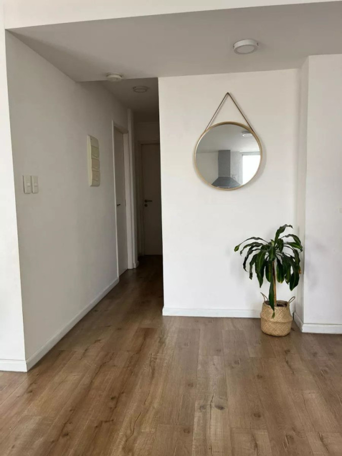 Apartamento ID.11312 - Alquiler De Apartamento 2 dormitorios Terraza Amplia Con Parrillero Individual Impecable En Tres Cruces