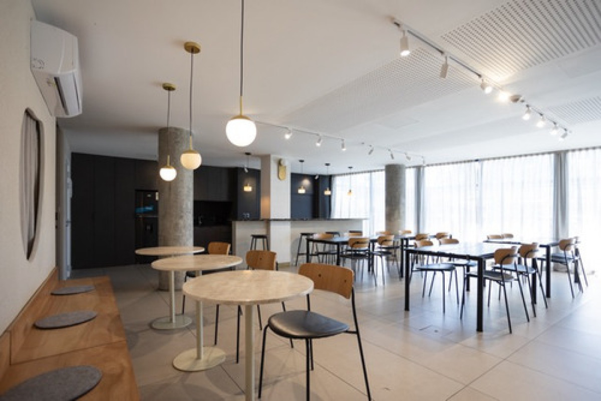 Apartamento ID.11431 - Alquiler De Apartamento 1 Dormitorio Con Terraza Y Balcón, Cochera, Impecable, En La Blanqueada.