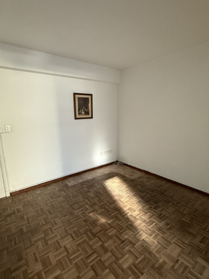 Apartamento ID.11551 - Venta De Apartamento 1 Dormitorio, Balcón, Impecable En Cordón 