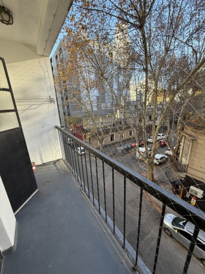 Apartamento ID.11551 - Venta De Apartamento 1 Dormitorio, Balcón, Impecable En Cordón 