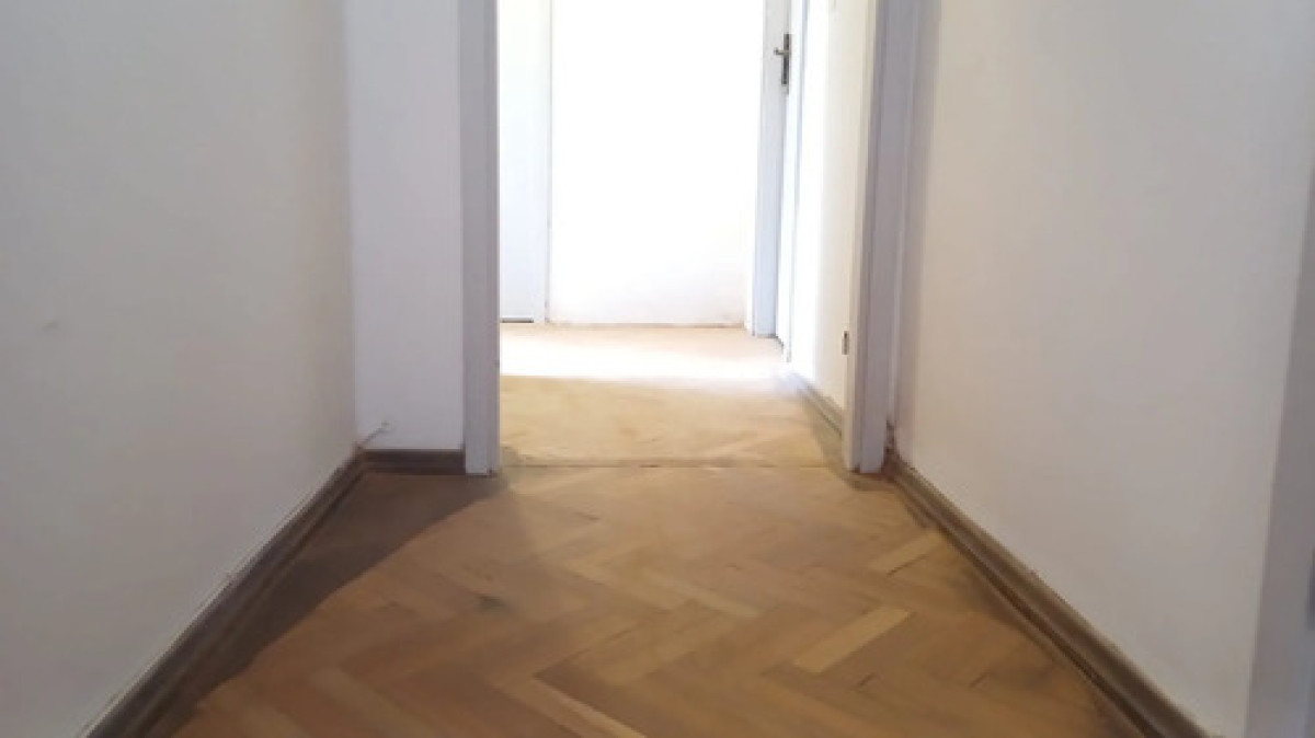 Apartamento ID.12327 - Alquiler Apartamento 2 Dormitorios Sobre 18 De Julio Cordón
