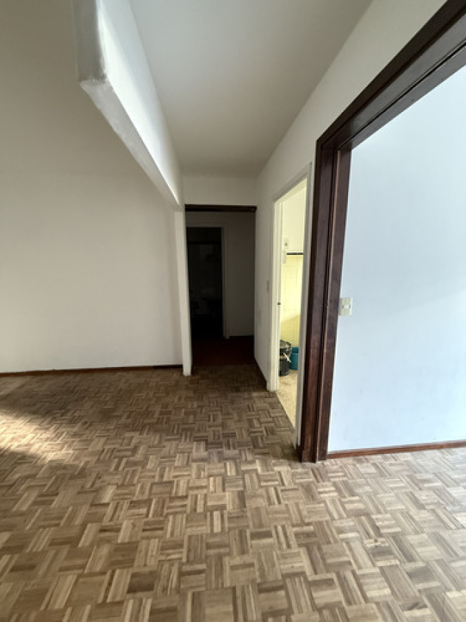 Apartamento ID.12427 - Venta Apto Con Renta En Av. 18 de Julio 1 Dormitorio Cordón