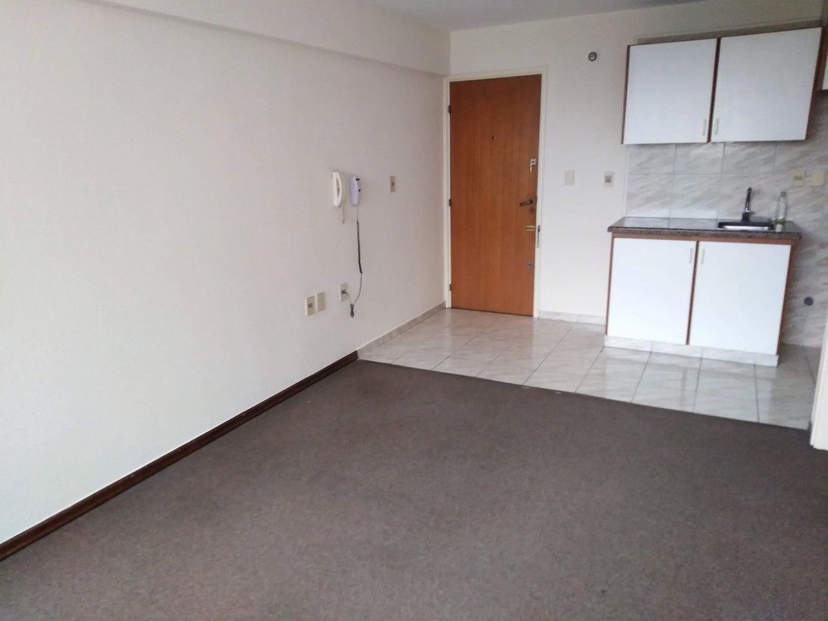 Apartamento ID.12673 - Alquiler Apartamento 1 Dormitorio A Metros De Tres Cruces