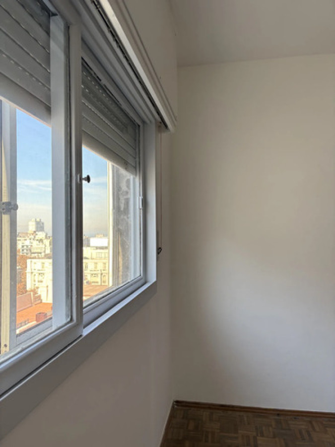 Apartamento ID.12905 - Alquiler Penthouse 2 Dormitorios Gran Terraza Garaje En Centro