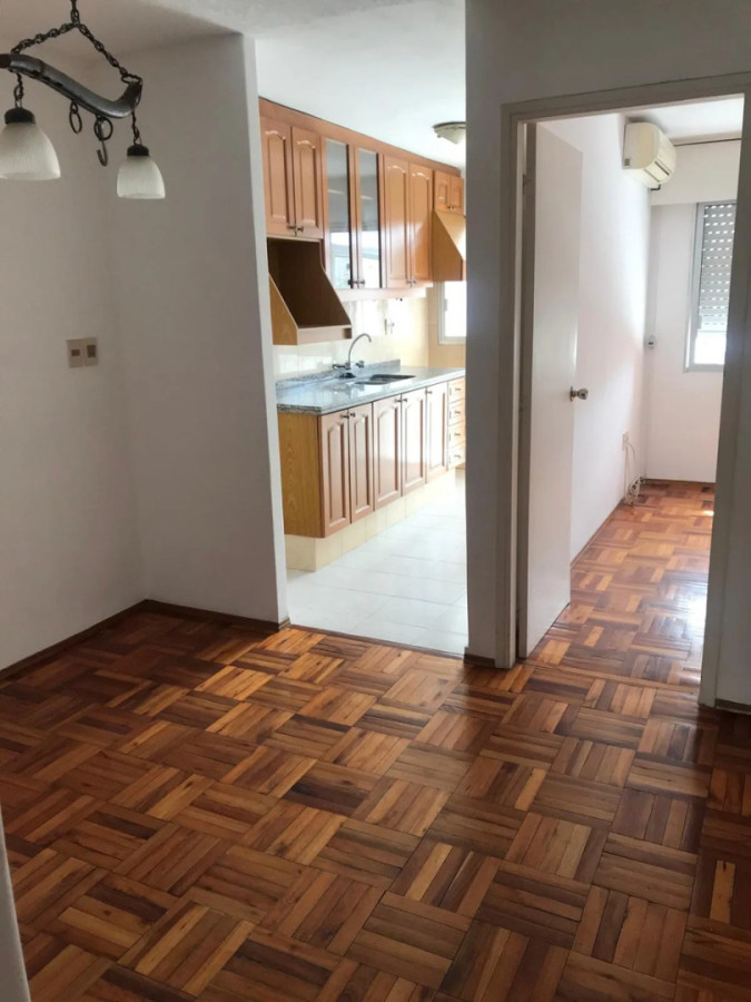 Apartamento ID.12912 - Alquiler Apartamento 1 Dormitorio Amplio Con Garaje En Pocitos