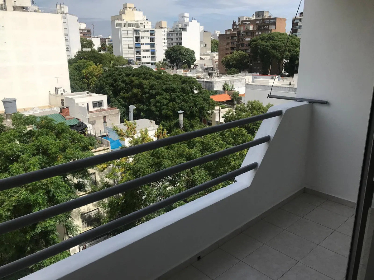 Apartamento ID.12912 - Alquiler Apartamento 1 Dormitorio Amplio Con Garaje En Pocitos