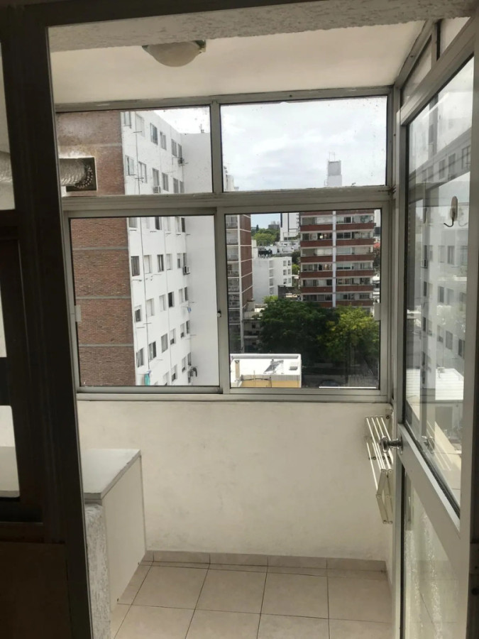 Apartamento ID.12912 - Alquiler Apartamento 1 Dormitorio Amplio Con Garaje En Pocitos