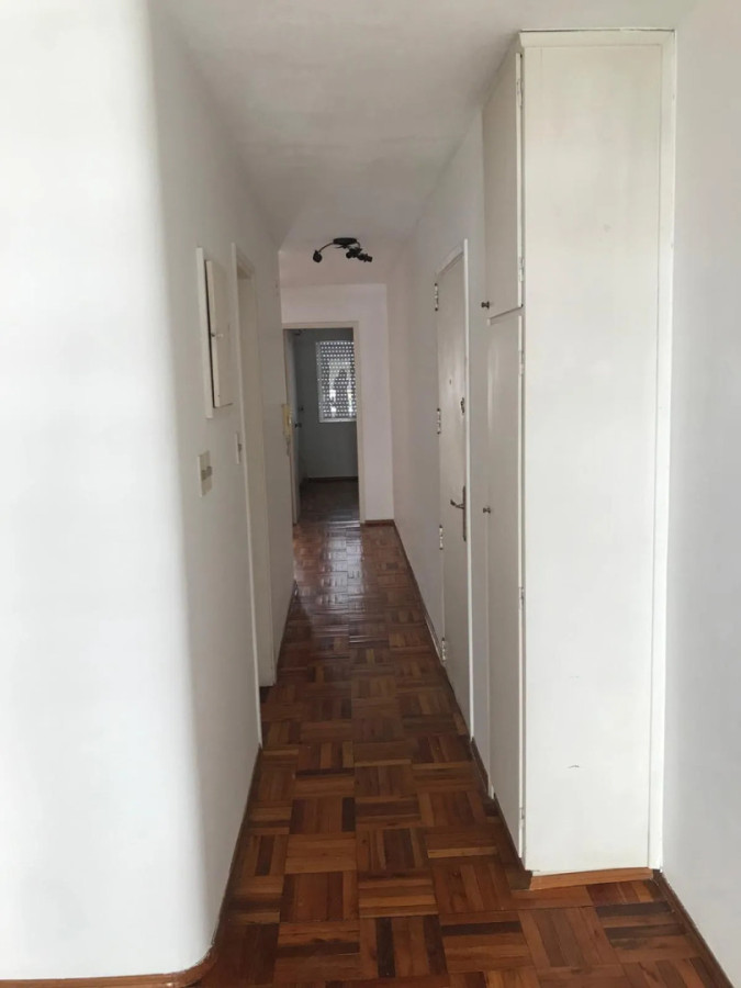 Apartamento ID.12912 - Alquiler Apartamento 1 Dormitorio Amplio Con Garaje En Pocitos