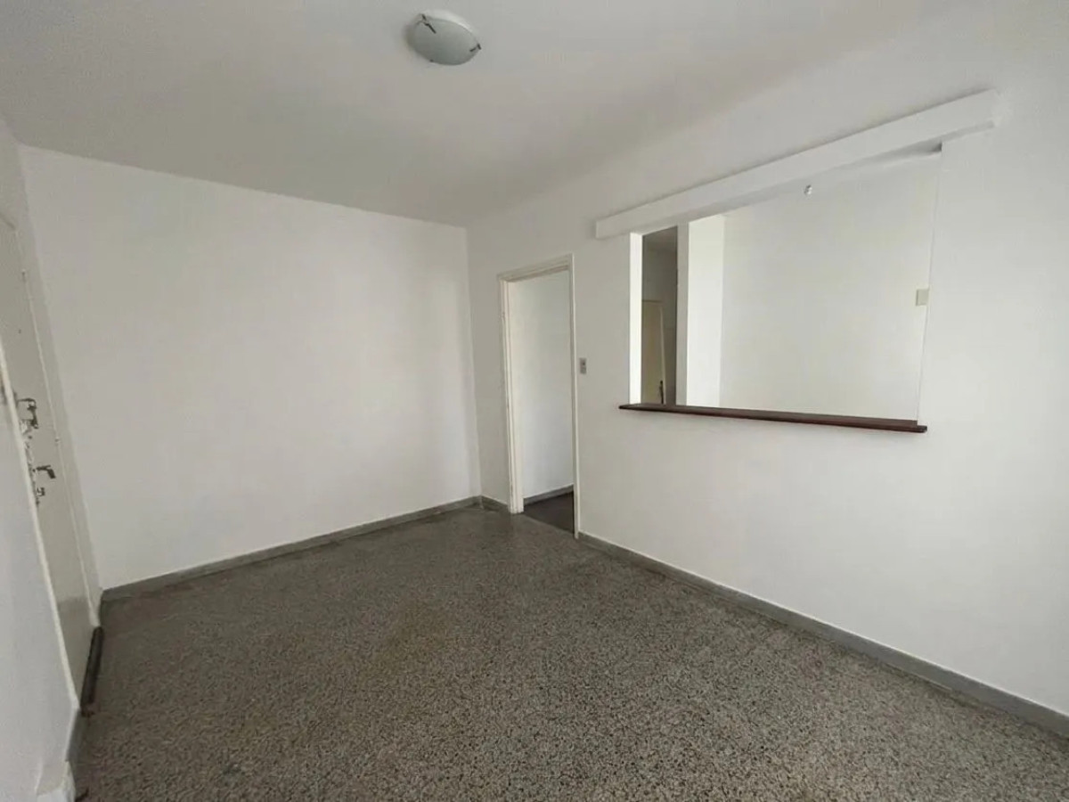 Apartamento ID.12914 - Alquiler Apartamento 1 Dormitorio Luminoso Gastos Bajos En Ciudad Vieja