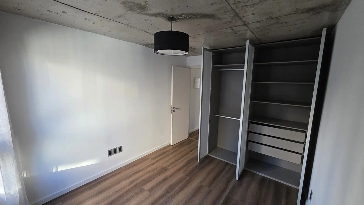 Apartamento ID.12954 - Alquiler Apartamento 1 Dormitorio Balcón Al Frente Garaje En Pocitos Nuevo