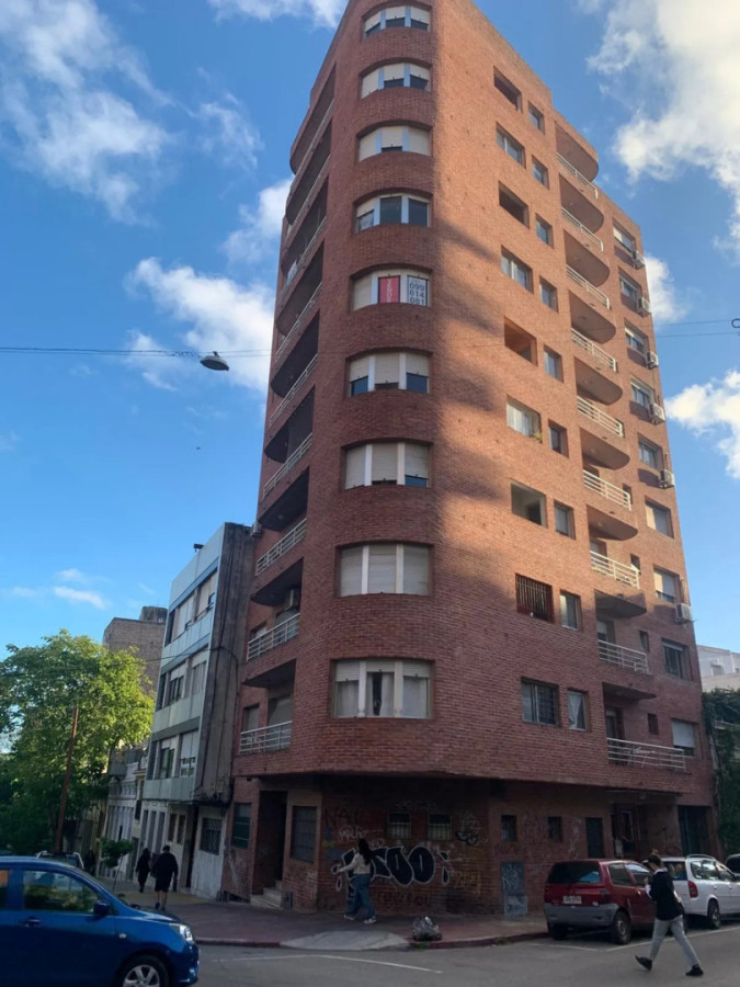 Apartamento ID.12958 - Alquiler Apartamento 1 Dormitorio Balcón Al Frente Excelente Estado En Cordón