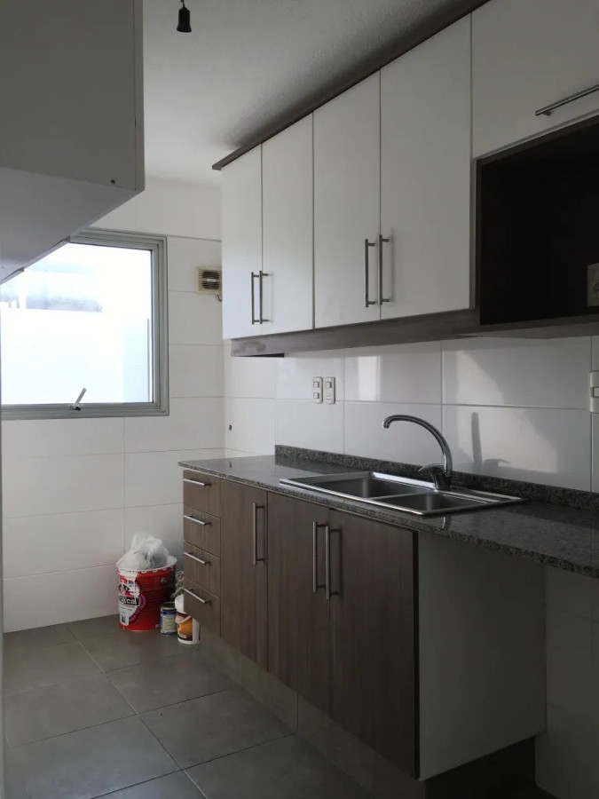 Apartamento ID.12969 - Alquiler Apartamento 2 Dormitorios 2 Baños Con Balcón En Cordón